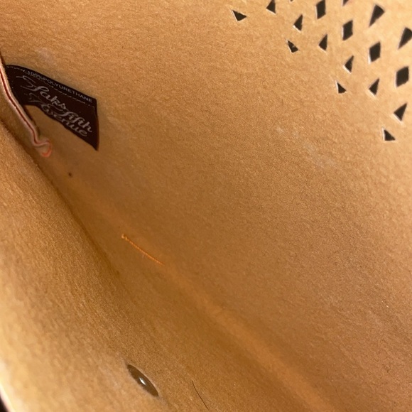 🛑Giveaway 🛑 Orange Saks Fifth Ave Wristlet🛑 NOT for Sale - Picture 2 of 2